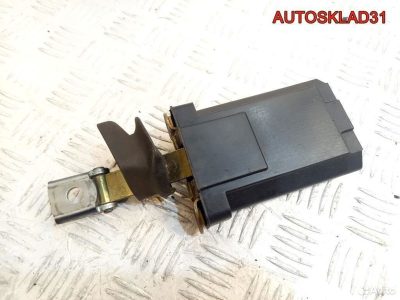 Ограничитель двери передний правой Mercedes W210 - АвтоСклад31.рф - авторазборка контрактные б/у запчасти в г. Белгород