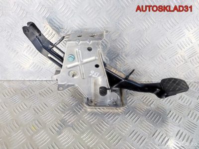 Педаль тормоза Skoda Octavia A5 1K1721057N - АвтоСклад31.рф - авторазборка контрактные б/у запчасти в г. Белгород