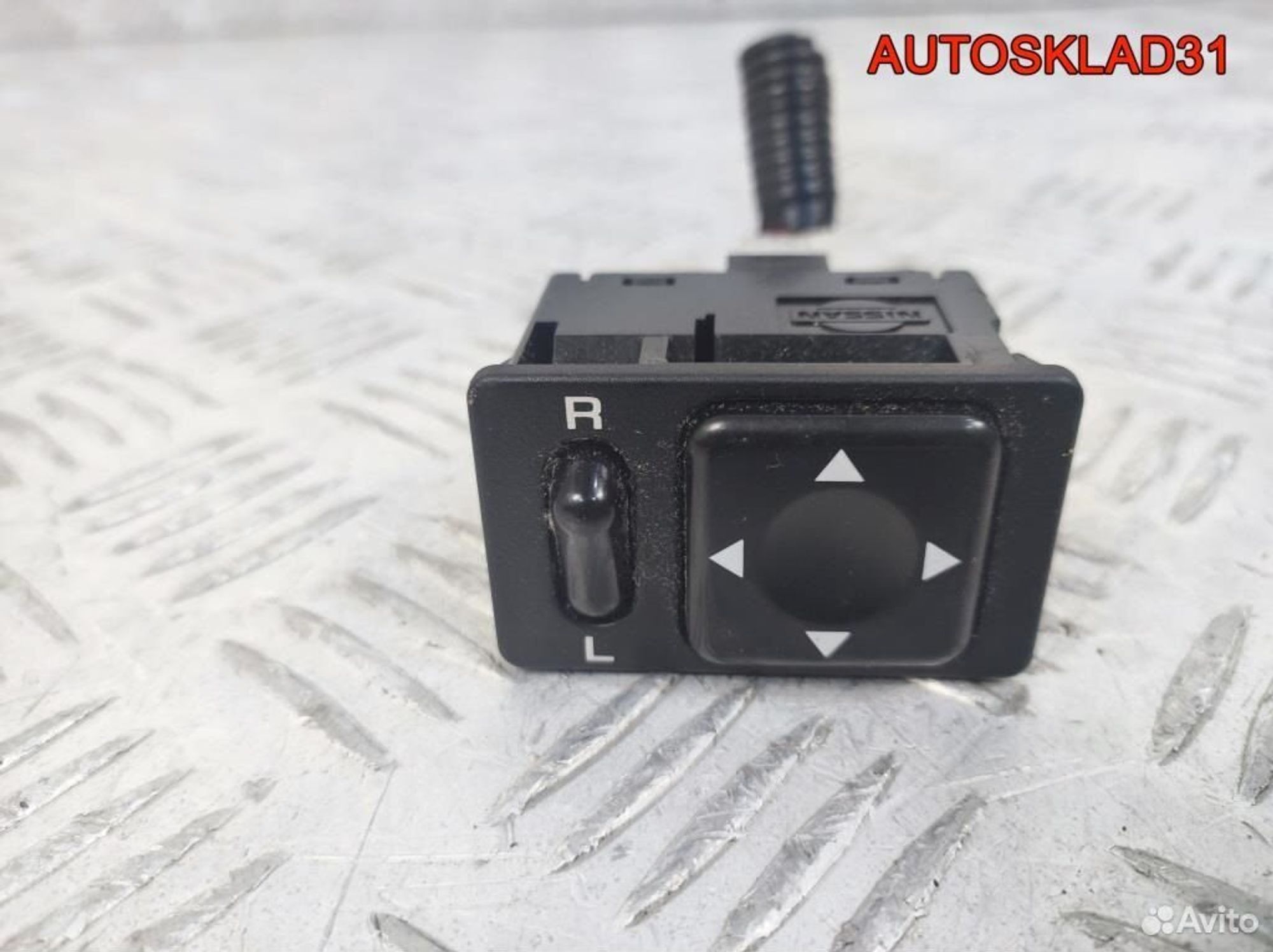 Переключатель регулировки зеркал Subaru Impreza - АвтоСклад31.рф - авторазборка контрактные б/у запчасти в г. Белгород Переключатель регулировки зеркал Subaru Impreza - АвтоСклад31.рф - авторазборка контрактные б/у запчасти в г. Белгород