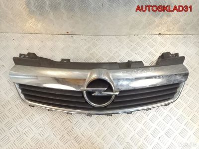 Решетка радиатора Opel Zafira B 13157590 - АвтоСклад31.рф - авторазборка контрактные б/у запчасти в г. Белгород