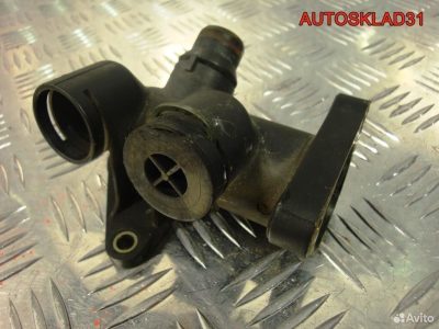 Фланец системы охлаждения VW Passat B5+ 058121133B - АвтоСклад31.рф - авторазборка контрактные б/у запчасти в г. Белгород