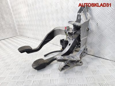 Блок педалей МКПП Skoda Superb 8D1721117N - АвтоСклад31.рф - авторазборка контрактные б/у запчасти в г. Белгород