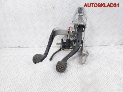Блок педалей МКПП Skoda Superb 8D1721117N - АвтоСклад31.рф - авторазборка контрактные б/у запчасти в г. Белгород