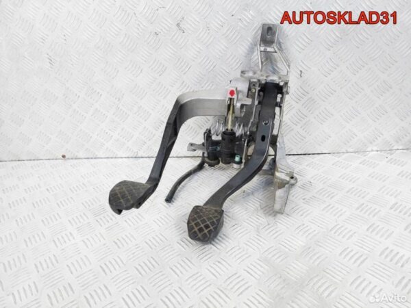 Компрессор кондиционера VW Polo 6Q0820808G - АвтоСклад31.рф - авторазборка контрактные б/у запчасти в г. Белгород