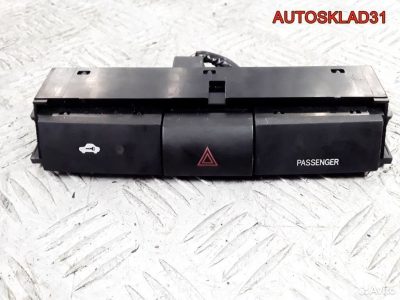 Кнопка аварийной сигнализации Toyota Corolla Verso - АвтоСклад31.рф - авторазборка контрактные б/у запчасти в г. Белгород