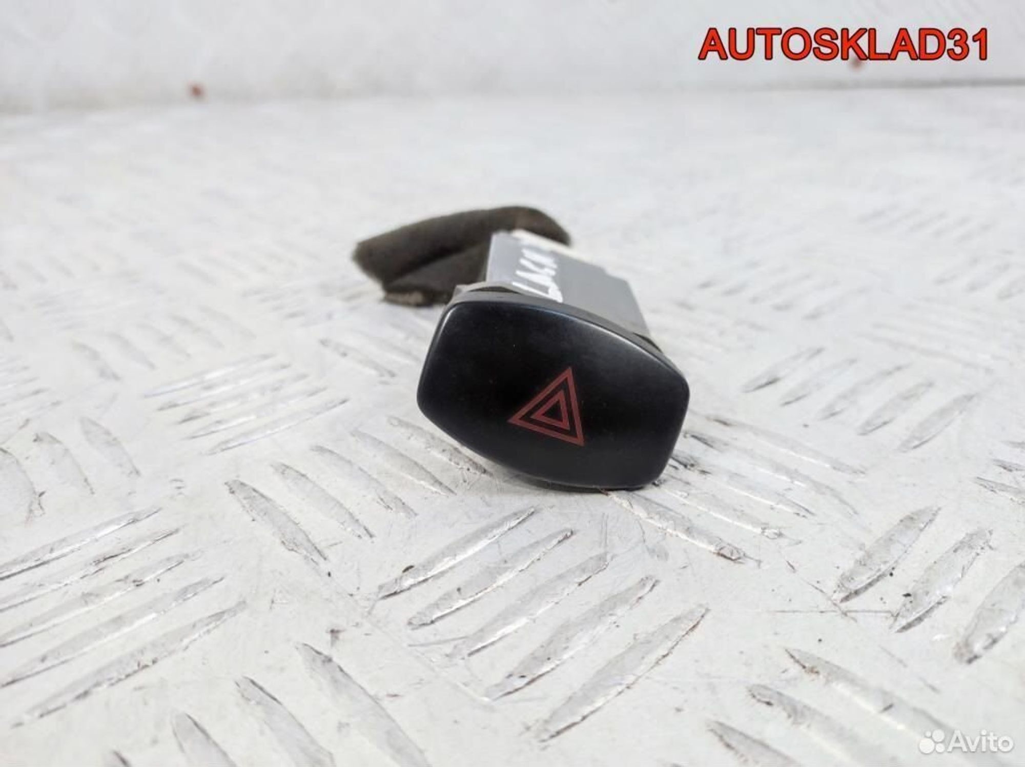 Кнопка аварийной сигнализации Chevrolet Lacetti - АвтоСклад31.рф - авторазборка контрактные б/у запчасти в г. Белгород Кнопка аварийной сигнализации Chevrolet Lacetti - АвтоСклад31.рф - авторазборка контрактные б/у запчасти в г. Белгород