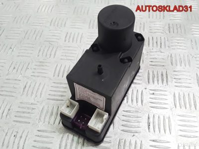 Компрессор центрального замк Ауди А4 4A0862257J - АвтоСклад31.рф - авторазборка контрактные б/у запчасти в г. Белгород