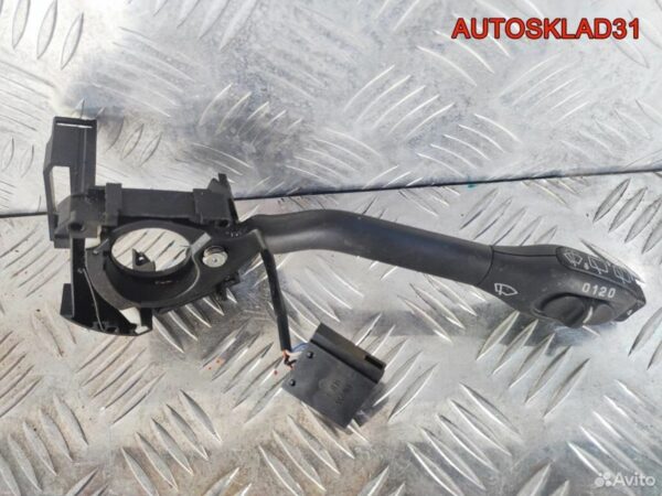 Решетка стеклоочистителя 8200825457 - АвтоСклад31.рф - авторазборка контрактные б/у запчасти в г. Белгород