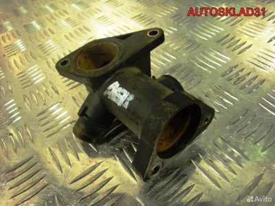 Фланец системы охлаждения VW Passat B5+ 058121133B - АвтоСклад31.рф - авторазборка контрактные б/у запчасти в г. Белгород