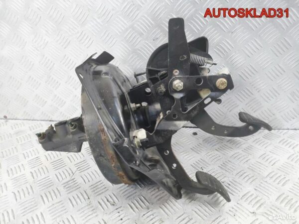 Кронштейн кпп Renault Megane 2 8200043084 - АвтоСклад31.рф - авторазборка контрактные б/у запчасти в г. Белгород