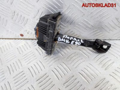 Ограничитель двери передний BMW E90 51217176807 - АвтоСклад31.рф - авторазборка контрактные б/у запчасти в г. Белгород