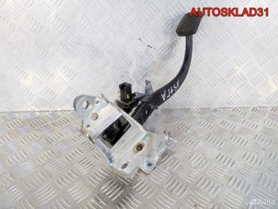 Педаль тормоза МКПП Opel Astra H 5560327 - АвтоСклад31.рф - авторазборка контрактные б/у запчасти в г. Белгород