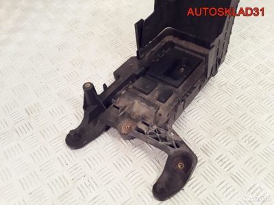 Площадка акб Volkswagen Passat B6 1K0915333C - АвтоСклад31.рф - авторазборка контрактные б/у запчасти в г. Белгород