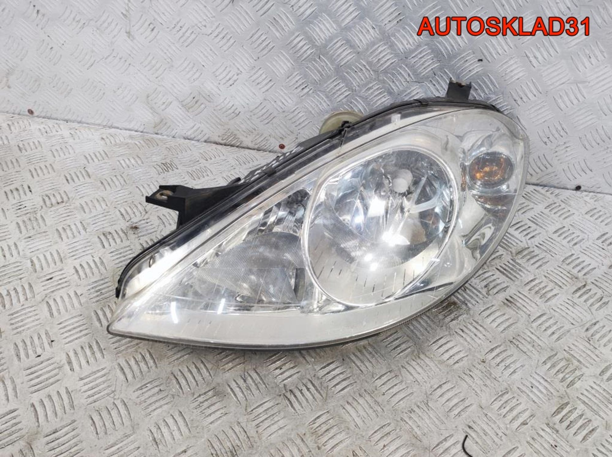 Фара левая Mercedes Benz W169 A1698200161 - АвтоСклад31.рф - авторазборка контрактные б/у запчасти в г. Белгород Фара левая Mercedes Benz W169 A1698200161 - АвтоСклад31.рф - авторазборка контрактные б/у запчасти в г. Белгород