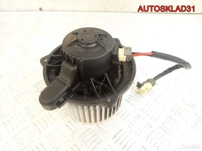 Моторчик отопителя Kia Ceed 971131H000 - АвтоСклад31.рф - авторазборка контрактные б/у запчасти в г. Белгород