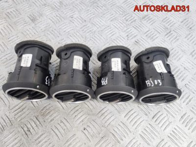 Дефлектор воздушный Audi A3 8P1 8P0820901A - АвтоСклад31.рф - авторазборка контрактные б/у запчасти в г. Белгород