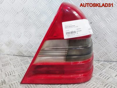 Фонарь задний правый Mercedes W202 A2028201064 - АвтоСклад31.рф - авторазборка контрактные б/у запчасти в г. Белгород