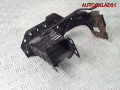 Кронштейн переднего бампера левый Mercedes W203 - АвтоСклад31.рф - авторазборка контрактные б/у запчасти в г. Белгород