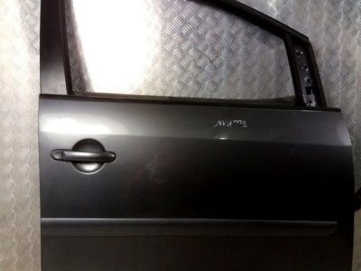 Дверь передняя правая VW Touran 1T0831056AA - АвтоСклад31.рф - авторазборка контрактные б/у запчасти в г. Белгород