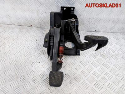 Блок педалей Mercedes Benz W203 A2032900419 - АвтоСклад31.рф - авторазборка контрактные б/у запчасти в г. Белгород