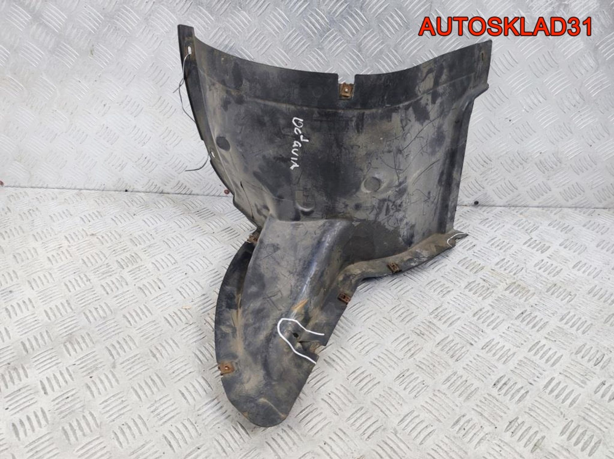 Локер передний правый Skoda Octavia A5 1Z0809954 - АвтоСклад31.рф - авторазборка контрактные б/у запчасти в г. Белгород Локер передний правый Skoda Octavia A5 1Z0809954 - АвтоСклад31.рф - авторазборка контрактные б/у запчасти в г. Белгород