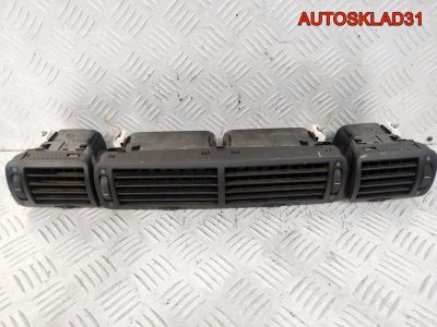 Дефлектор воздушный VW Passat B5 B0819728A - АвтоСклад31.рф - авторазборка контрактные б/у запчасти в г. Белгород