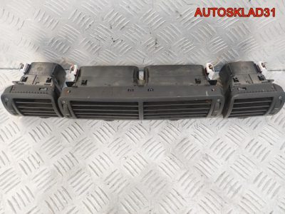 Дефлектор воздушный VW Passat B5 B0819728A - АвтоСклад31.рф - авторазборка контрактные б/у запчасти в г. Белгород