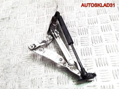 Петля крышки багажника правая Volkswagen Vento - АвтоСклад31.рф - авторазборка контрактные б/у запчасти в г. Белгород