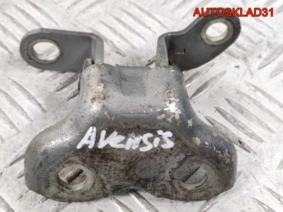 Петля двери передняя левая нижняя Toyota Avensis 2 - АвтоСклад31.рф - авторазборка контрактные б/у запчасти в г. Белгород