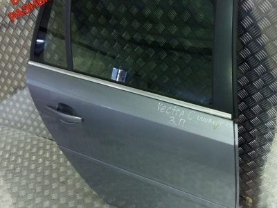 Дверь задняя правая Голая Opel Vectra C Универсал - АвтоСклад31.рф - авторазборка контрактные б/у запчасти в г. Белгород