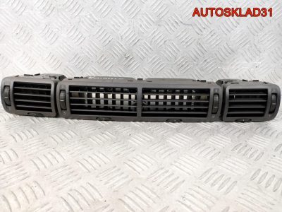 Дефлектор воздушный VW Passat B5 3B0819728D - АвтоСклад31.рф - авторазборка контрактные б/у запчасти в г. Белгород