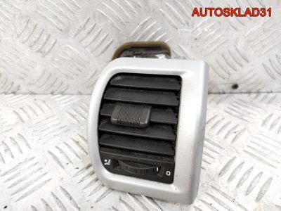 Дефлектор воздушный правый Skoda Fabia 2 5J0819702 - АвтоСклад31.рф - авторазборка контрактные б/у запчасти в г. Белгород