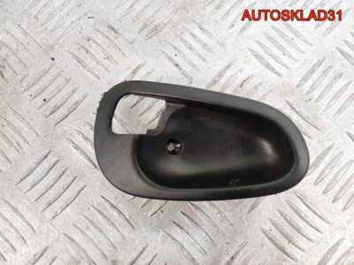 Накладка внутренней ручки R Mitsubishi Carisma DA - АвтоСклад31.рф - авторазборка контрактные б/у запчасти в г. Белгород