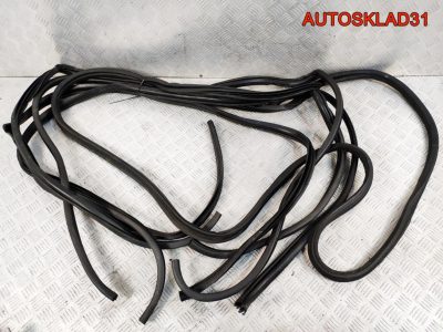 Уплотнитель двери Комплект Kia Ceed 1 Универсал - АвтоСклад31.рф - авторазборка контрактные б/у запчасти в г. Белгород