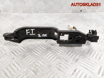 Кронштейн ручки задней правой Ford Focus 1 - АвтоСклад31.рф - авторазборка контрактные б/у запчасти в г. Белгород