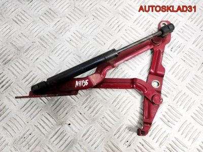 Петля крышки багажника правая Audi A4 B5 8D5827302C - АвтоСклад31.рф - авторазборка контрактные б/у запчасти в г. Белгород