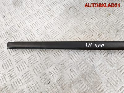 Накладка стекла заднего правого Mercedes W211 A2116900680 - АвтоСклад31.рф - авторазборка контрактные б/у запчасти в г. Белгород