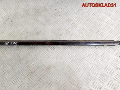 Накладка стекла переднего правого Mercedes W211 - АвтоСклад31.рф - авторазборка контрактные б/у запчасти в г. Белгород