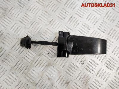 Ограничитель двери передний Skoda Rapid 5JA837249E - АвтоСклад31.рф - авторазборка контрактные б/у запчасти в г. Белгород