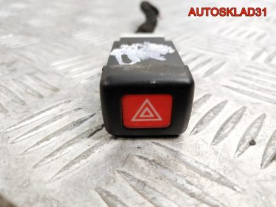 Кнопка аварийной сигнализации Mitsubishi Carisma DA MR270315 - АвтоСклад31.рф - авторазборка контрактные б/у запчасти в г. Белгород