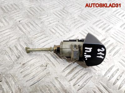 Вставка замка двери левая Mercedes W211 A2037602377 - АвтоСклад31.рф - авторазборка контрактные б/у запчасти в г. Белгород