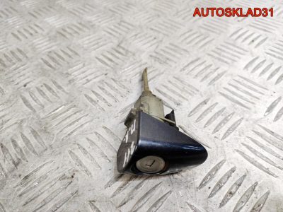 Вставка замка двери левая Mercedes W211 A2037602377 - АвтоСклад31.рф - авторазборка контрактные б/у запчасти в г. Белгород