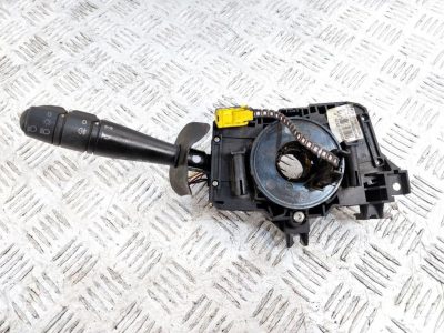Переключатель поворотов Renault Logan 1 8200792575 - АвтоСклад31.рф - авторазборка контрактные б/у запчасти в г. Белгород
